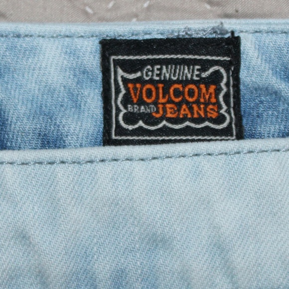 Volcom Daisy Dukes w/ Tie Dye Pocket - Picture 4 of 10